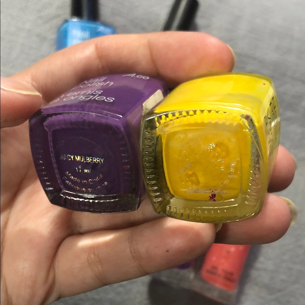 Ardene Vibrant Nail Polish Set - Blue, Pink, Yellow, Gold, Purple, Orange - Picture 3 of 6